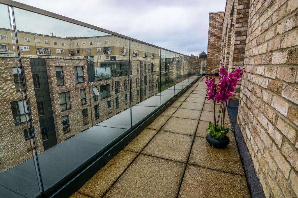 Apartment Wharf - Cambridge Av Лондон Екстер'єр фото