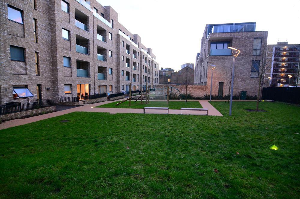 Apartment Wharf - Cambridge Av Лондон Екстер'єр фото