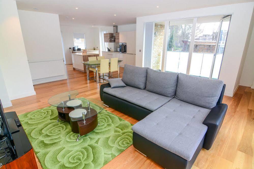 Apartment Wharf - Cambridge Av Лондон Екстер'єр фото