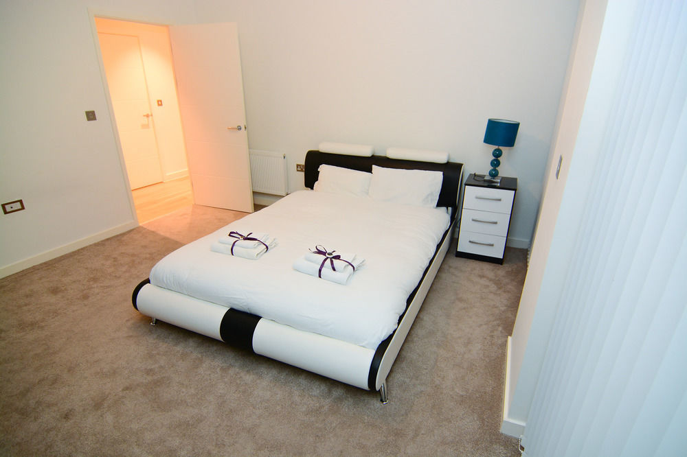 Apartment Wharf - Cambridge Av Лондон Екстер'єр фото