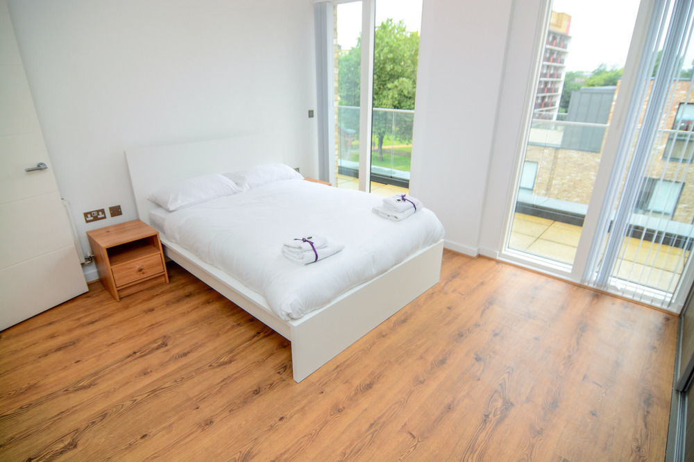 Apartment Wharf - Cambridge Av Лондон Екстер'єр фото