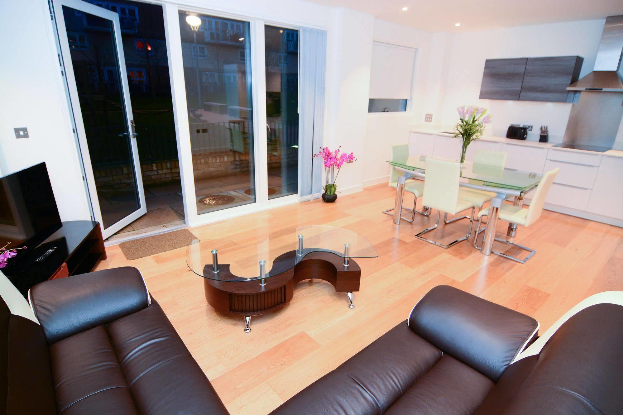 Apartment Wharf - Cambridge Av Лондон Екстер'єр фото