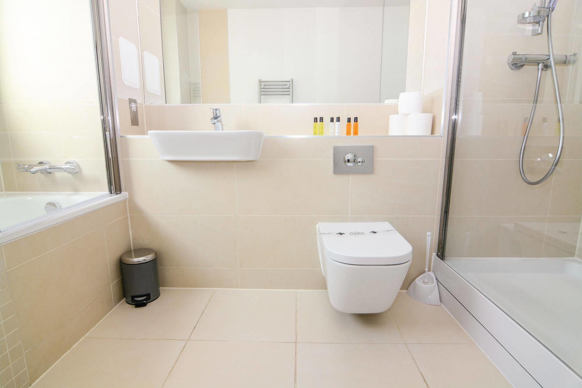 Apartment Wharf - Cambridge Av Лондон Екстер'єр фото