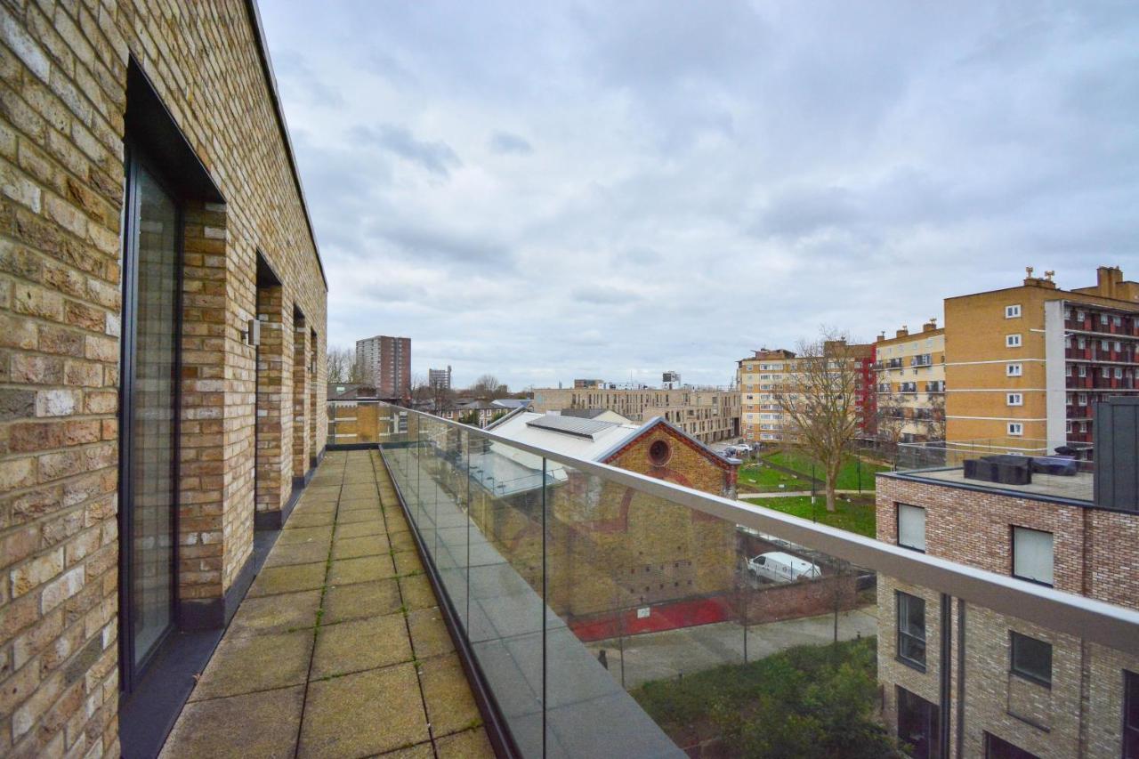 Apartment Wharf - Cambridge Av Лондон Екстер'єр фото