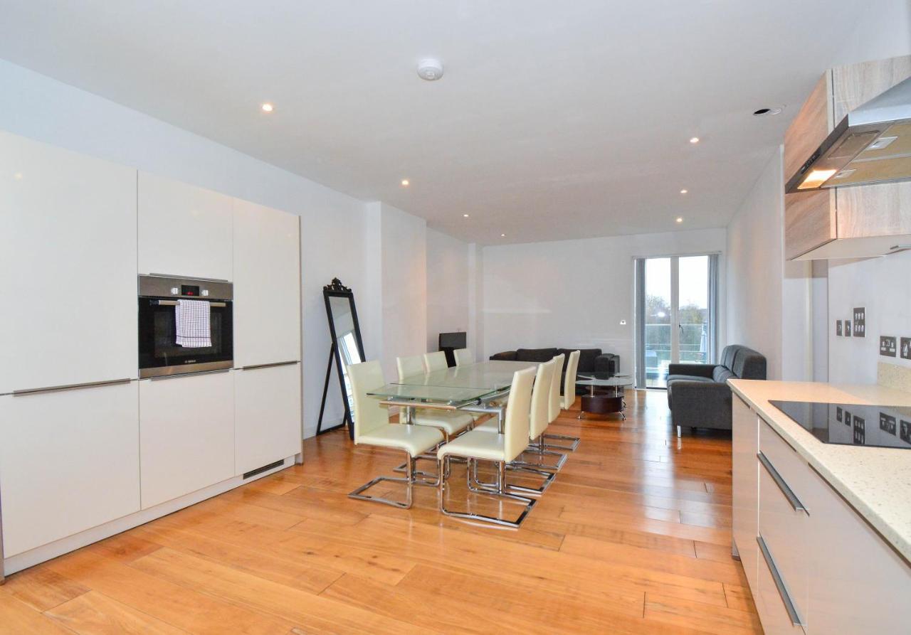Apartment Wharf - Cambridge Av Лондон Екстер'єр фото
